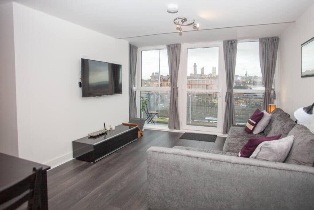 Beautiful Flat With Panoramic Views Over The City กลาสโกว์ ภายนอก รูปภาพ